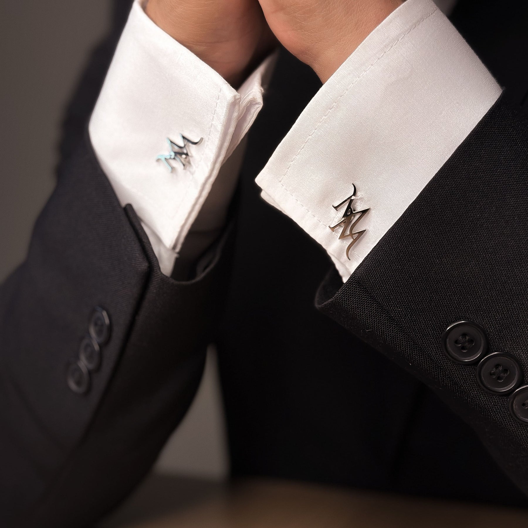 Par de Abotoaduras Personalizadas Exclusivas com Suas Iniciais | Presente Perfeito para Noivos, Padrinhos e Executivos - Luks