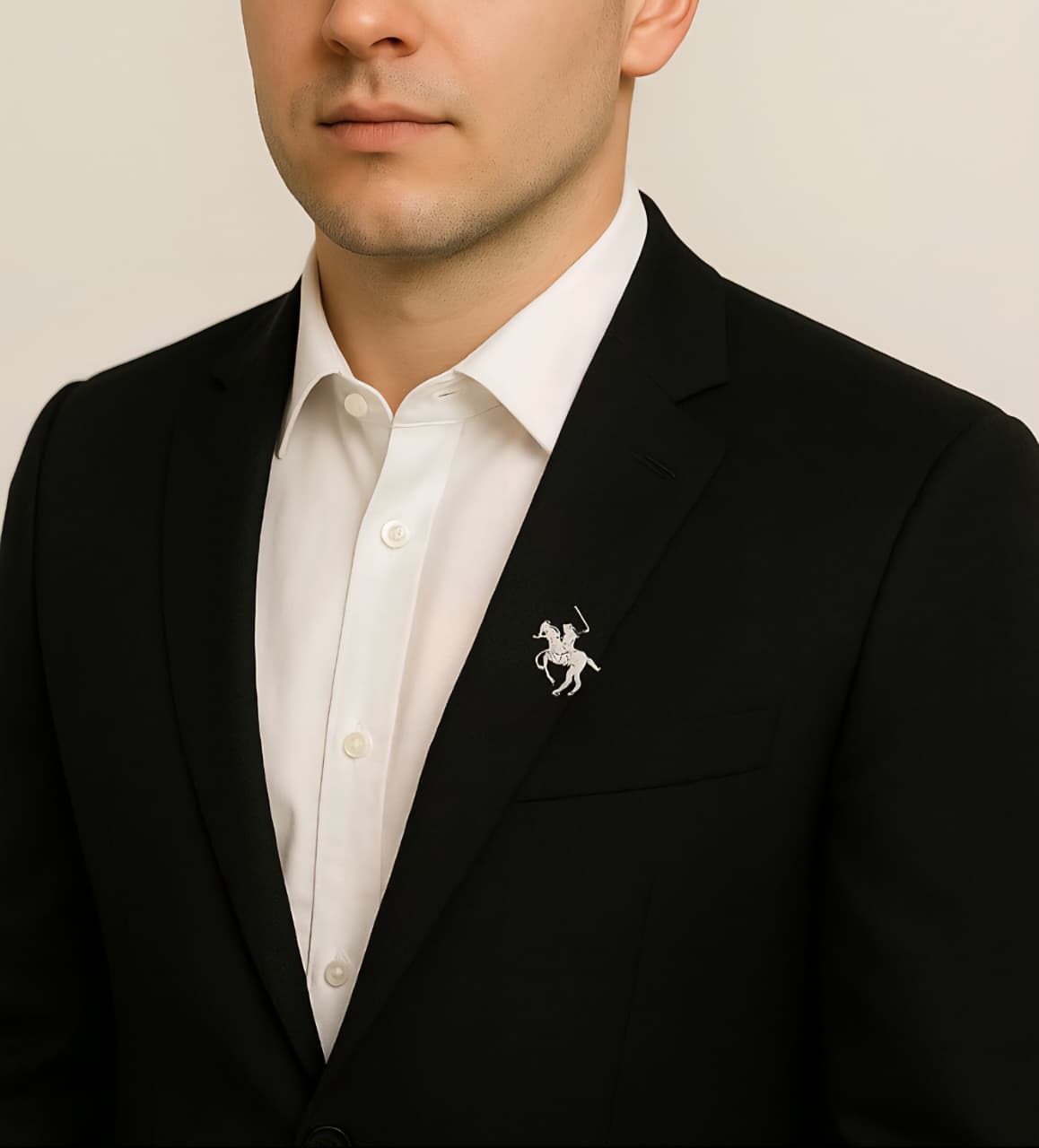 Pin Cavaleiro Luks Elegância Equestre em Aço Inoxidável