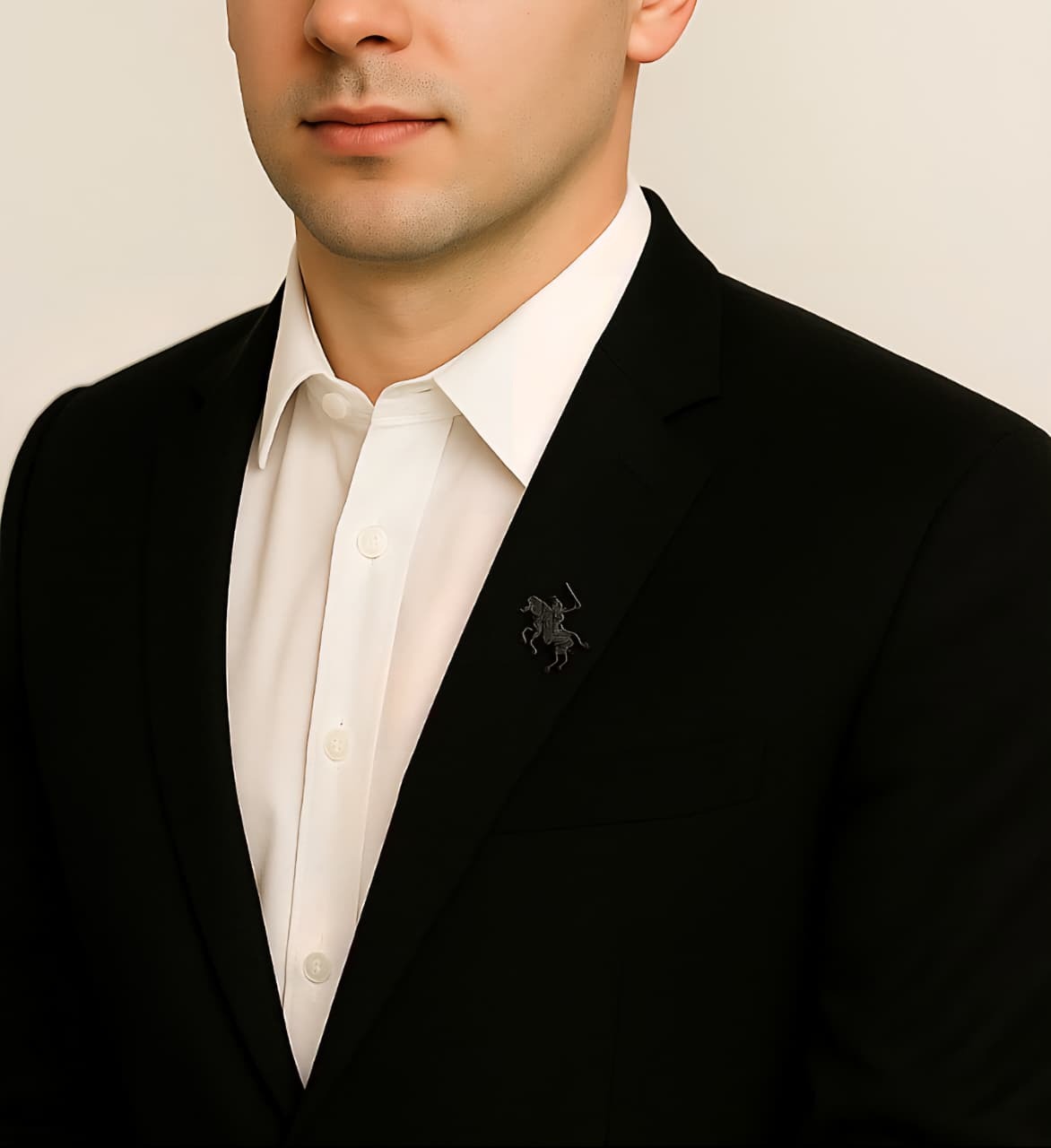 Pin Cavaleiro Luks Elegância Equestre em Aço Inoxidável