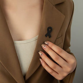 Pin de Lapela Laço Solidário - Acessório Elegante em Aço Inoxidável - Símbolo de Conscientização e Apoio