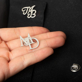 Lapela Noivo Pin com Iniciais para Casamento