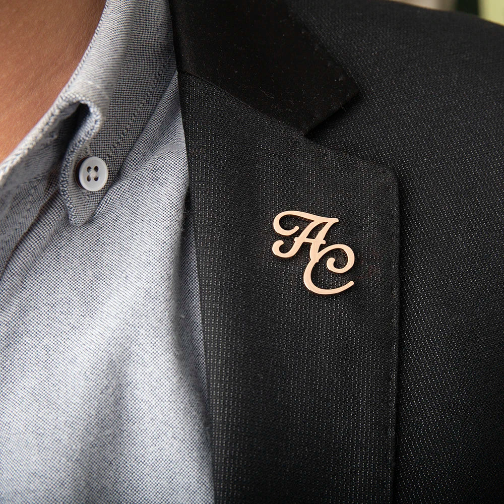Pin de Lapela Personalizado com Iniciais para Casamento
